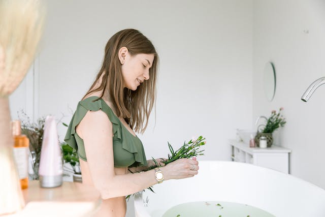 Top 10 Ways to Organize a Small Bathroom
